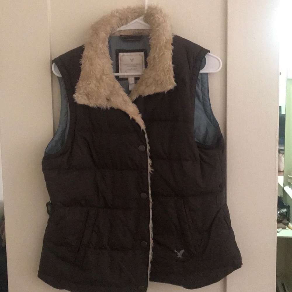 Puffy vest lined with fur